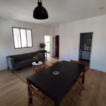 Authentic Neighborhood! Lägenhet Sète